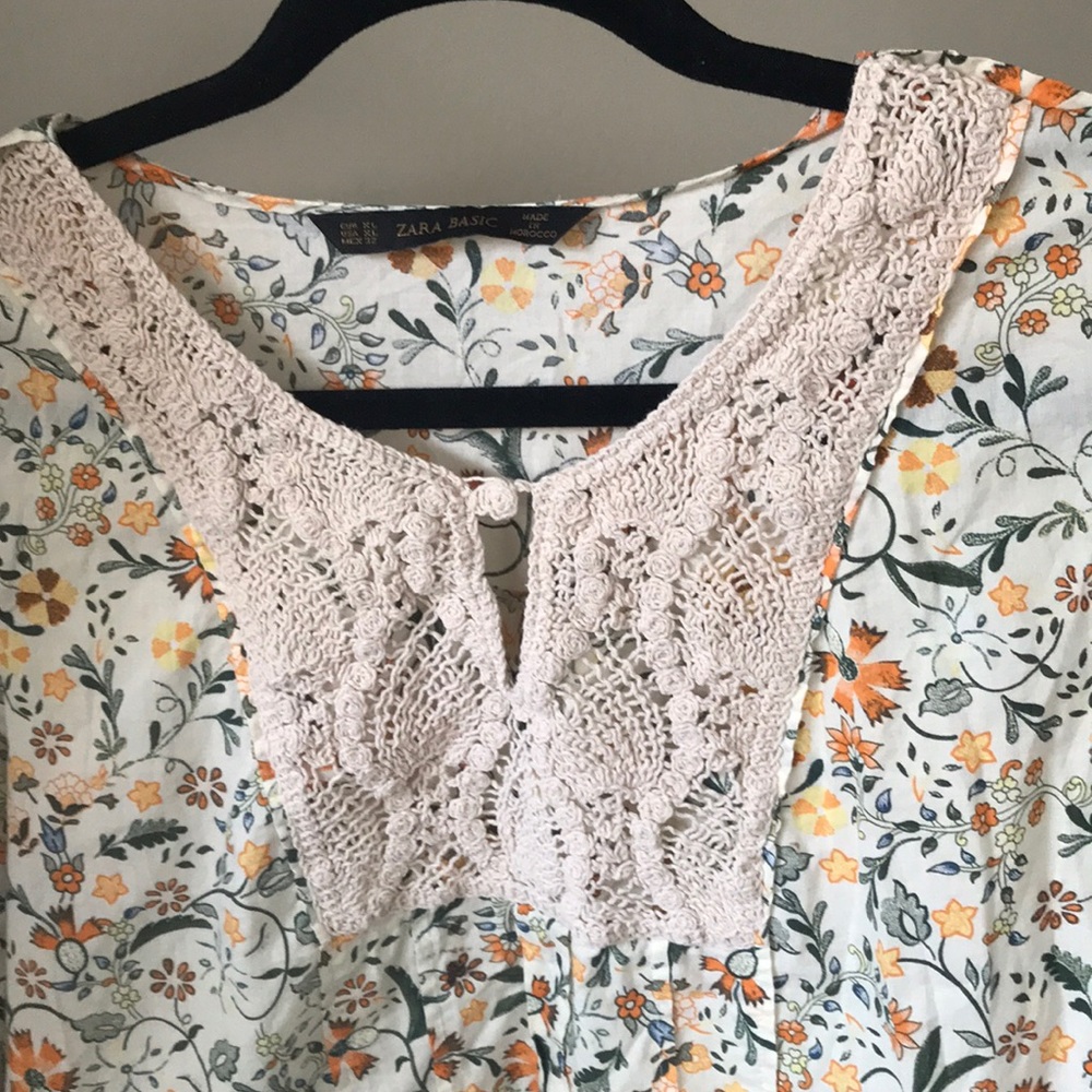 Zara Basic Flower Blouse. - image 4
